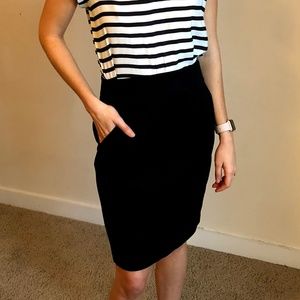 Black pencil skirt with pockets